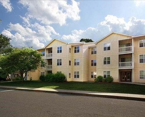 Woodfield Commons Apartments